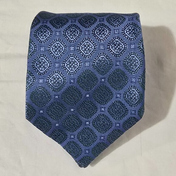 Charvet Place Vendome Made in France 100% Silk Necktie Blue Green Geo 3 3/8"x57" - Picture 1 of 6
